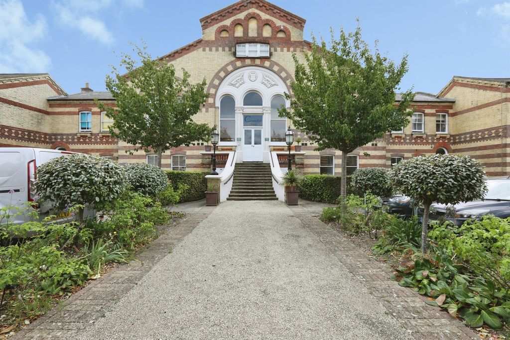 Property photo 1 of 15