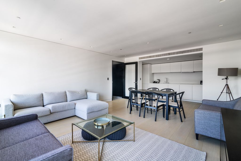 Property photo 3 of 28 Centre_Point_01