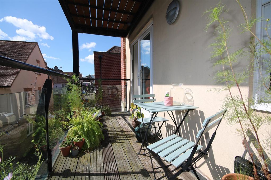 Property photo 3 of 18 Balcony A.Jpg