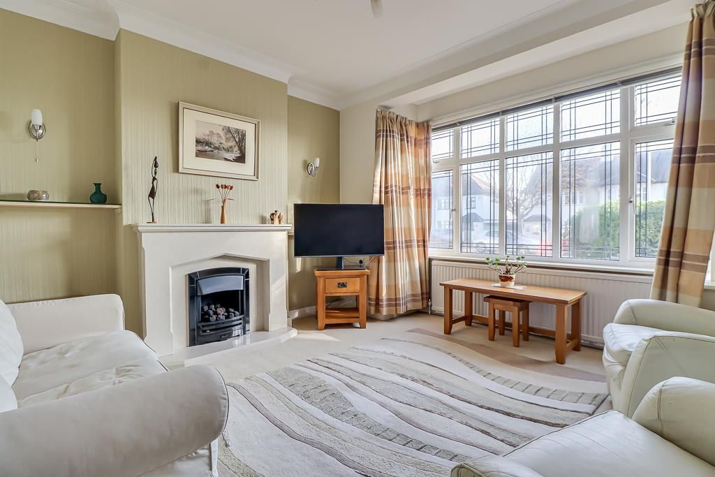 Property photo 2 of 18 Lounge