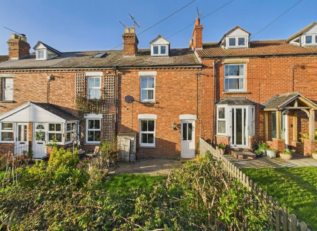 Property photo 1 of 17 Front External