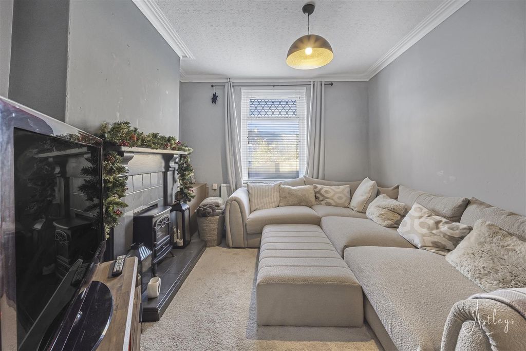 Property photo 3 of 16 Living Room