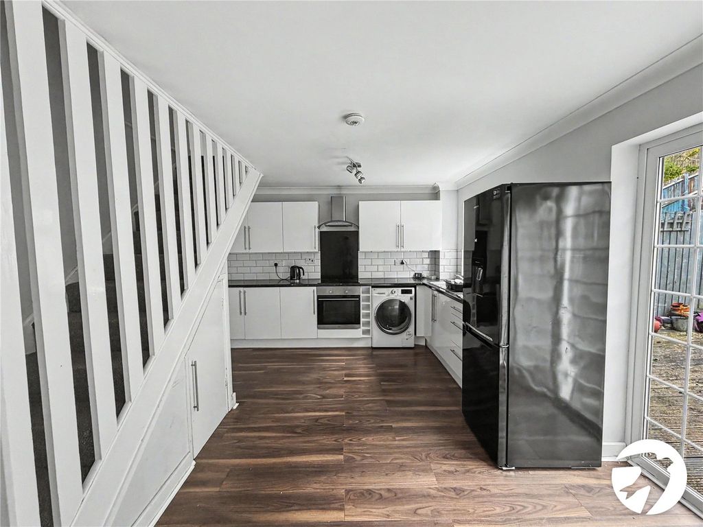 Property photo 2 of 18 Picture No. 38