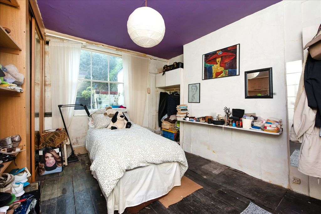 Property photo 3 of 5