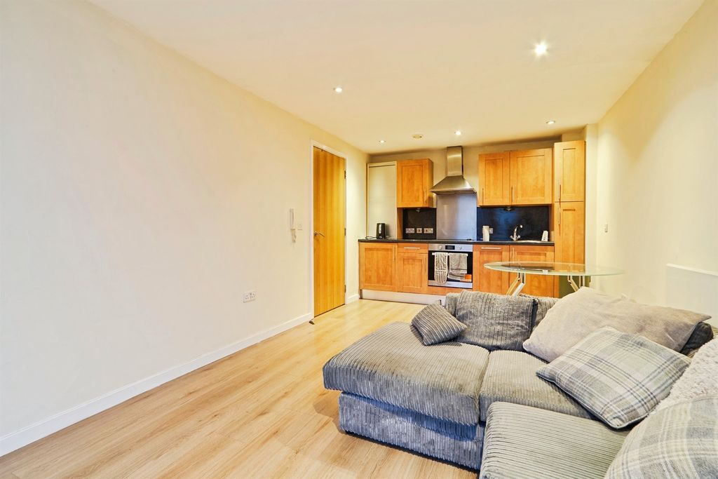 Property photo 3 of 13