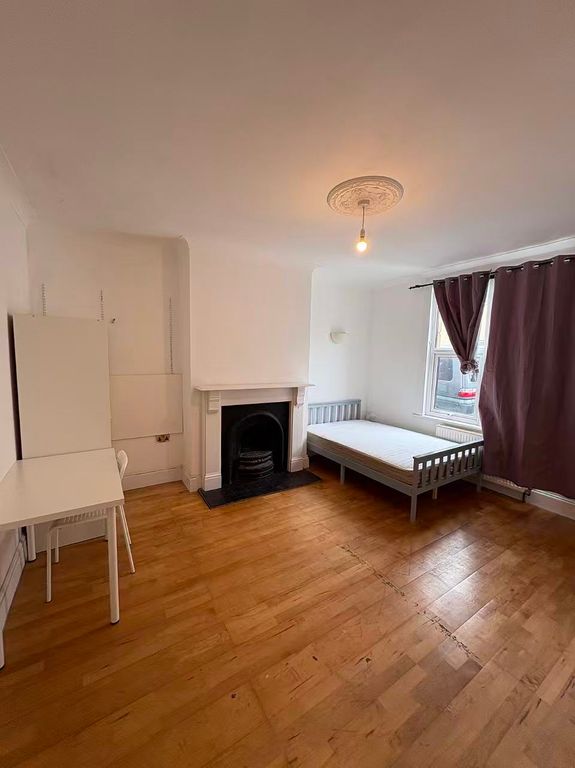 Property photo 1 of 10 Photo 0