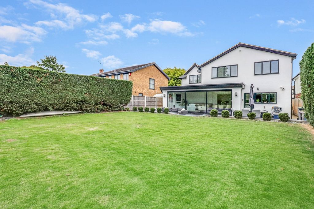 Property photo 3 of 28