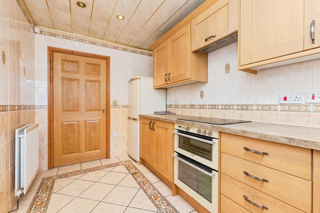 Property photo 3 of 12 Pbox-Img.Jpg