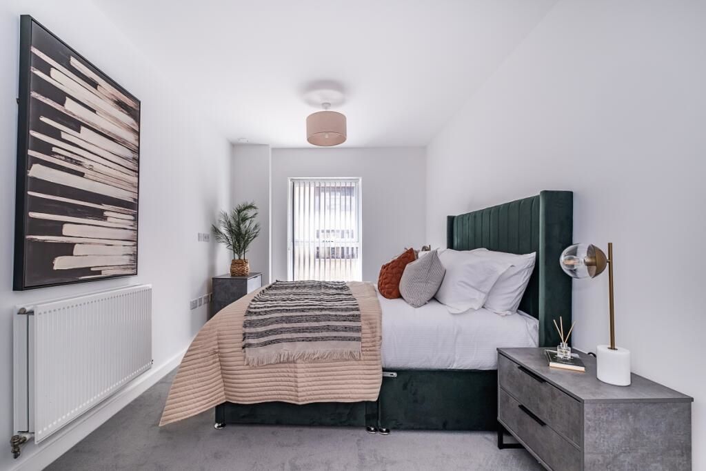 Property photo 3 of 8 112915_P284128_Im...