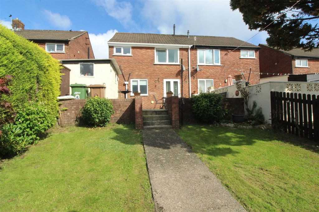 Property photo 2 of 34 Rear Garden