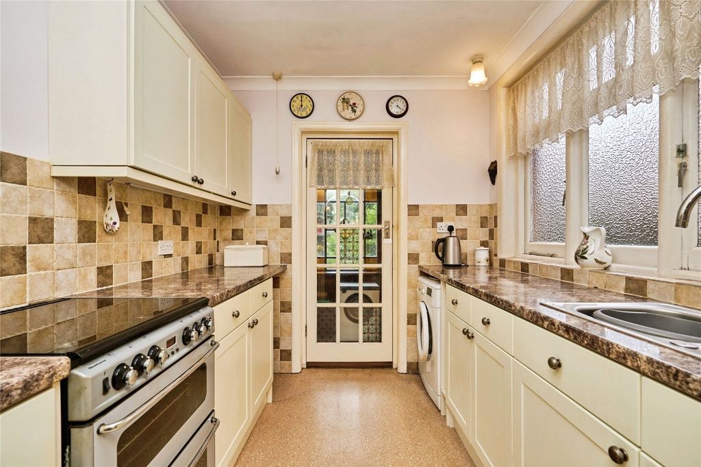 Property photo 2 of 21 Kitchen