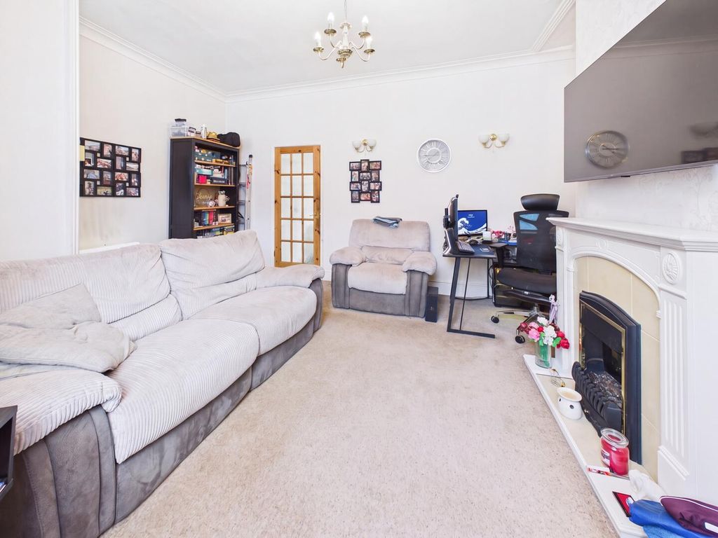 Property photo 3 of 10 Living Room