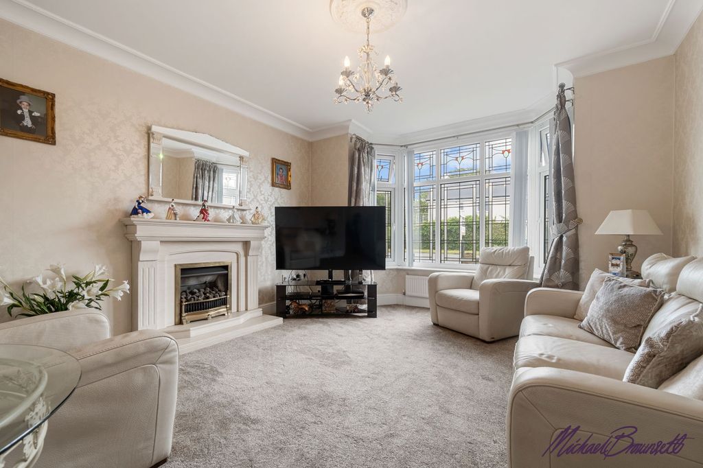 Property photo 3 of 54