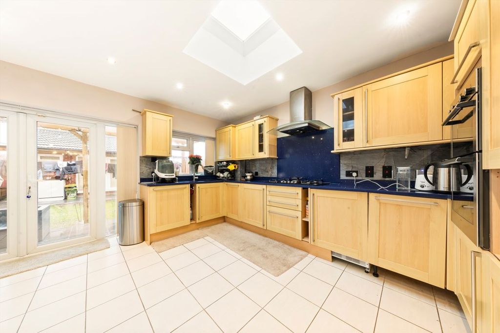 Property photo 3 of 8