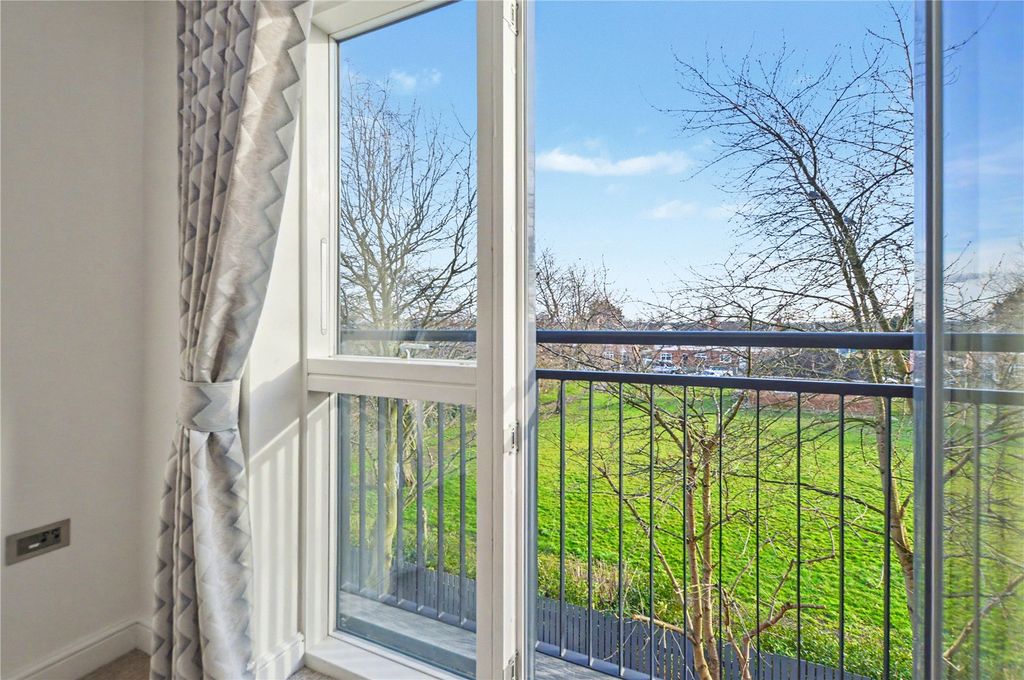 Property photo 3 of 18 Picture No. 14