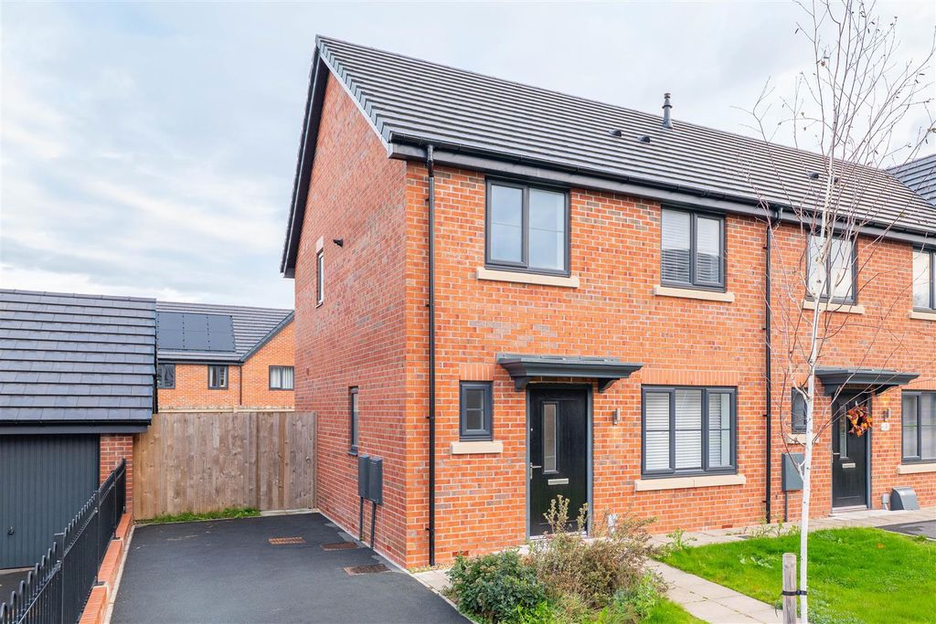 Property photo 1 of 23 Front External