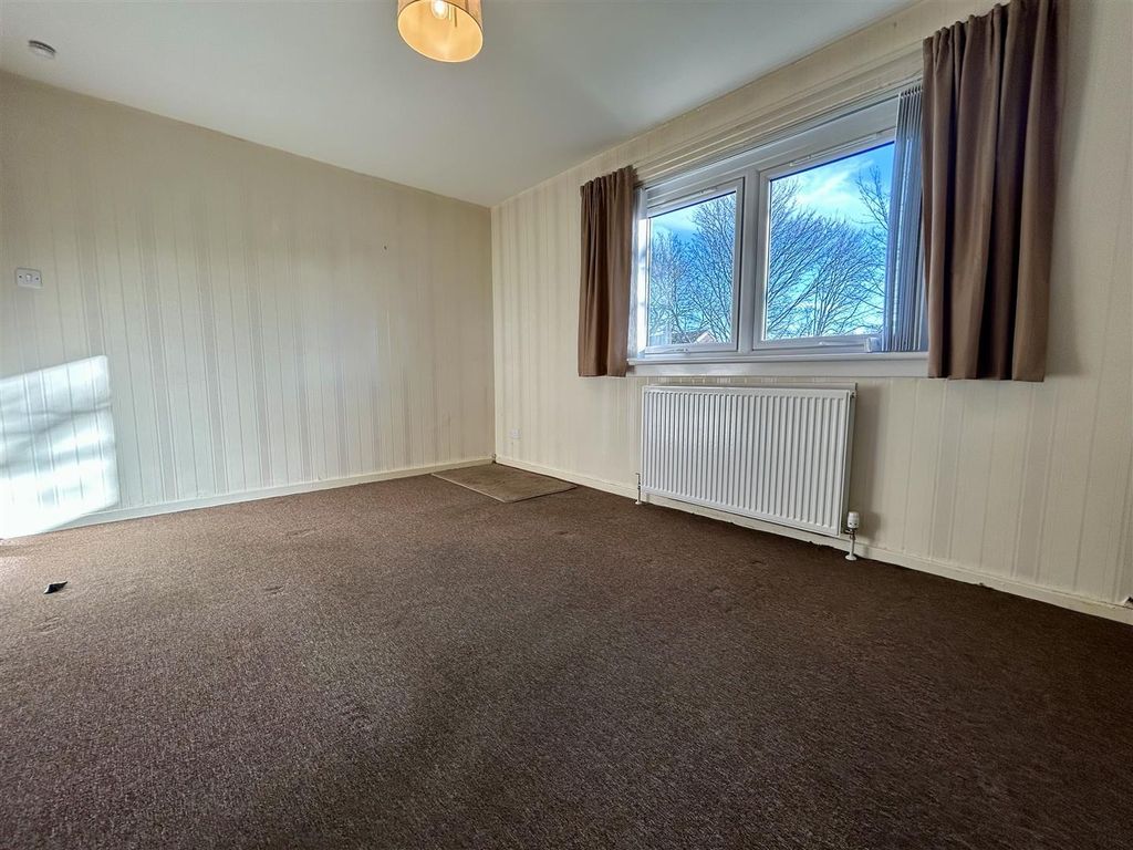 Property photo 3 of 5 Lounge .Jpeg