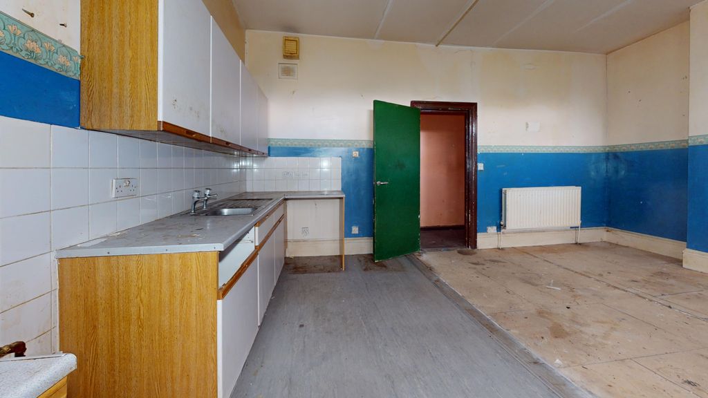 Property photo 2 of 10 Flat C, 223 Stoke Newington Church Street, Stoke Newington, London, N16 9Et
