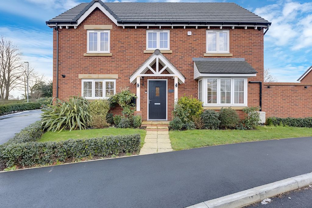 Property photo 1 of 29 4585171