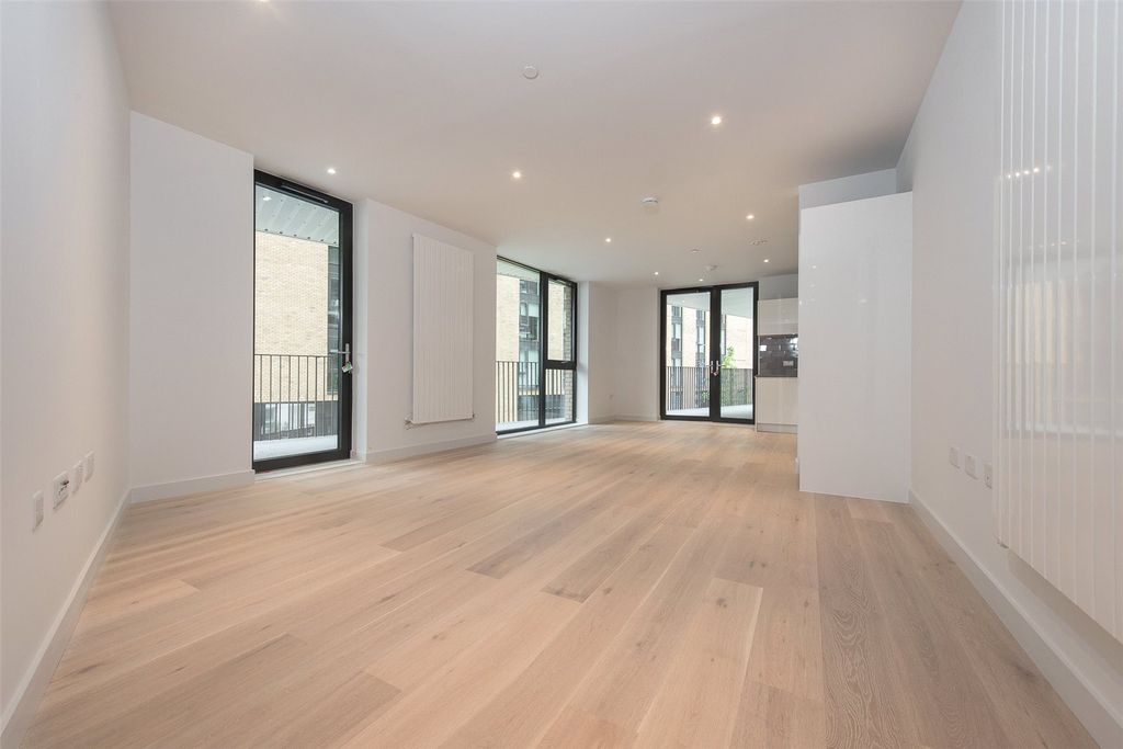 Property photo 1 of 13 Reception/Kitchen
