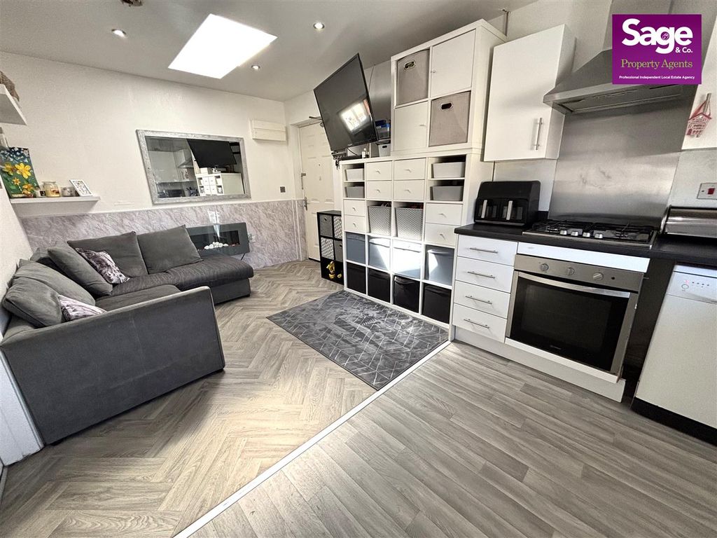 Property photo 2 of 11 Image00002 (1).Jpeg