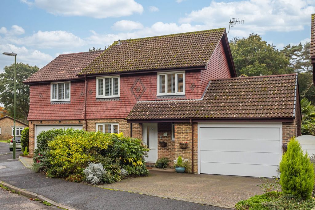 Property photo 1 of 32