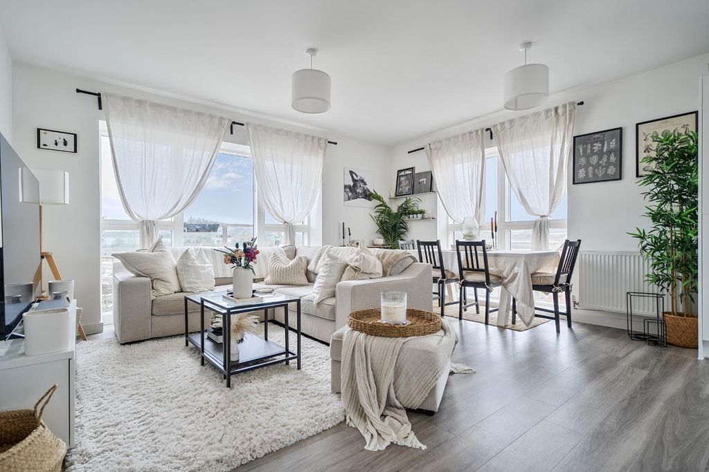 Property photo 1 of 19 1421062-21-69A05B6c62Eb7.Jpg