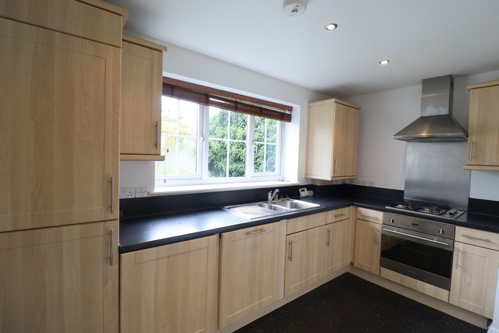 Property photo 3 of 7 18 Mossmans Kitchen