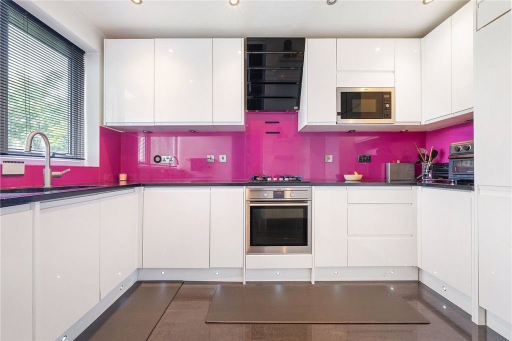 Property photo 2 of 14 Kitchen