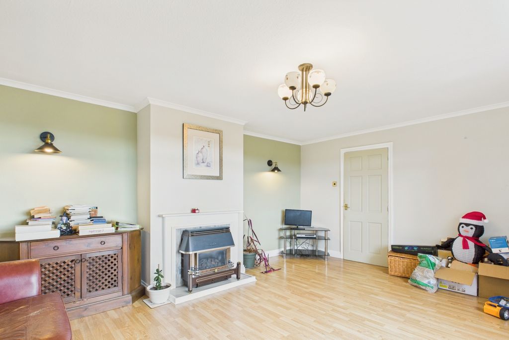 Property photo 2 of 19 Picture No. 27