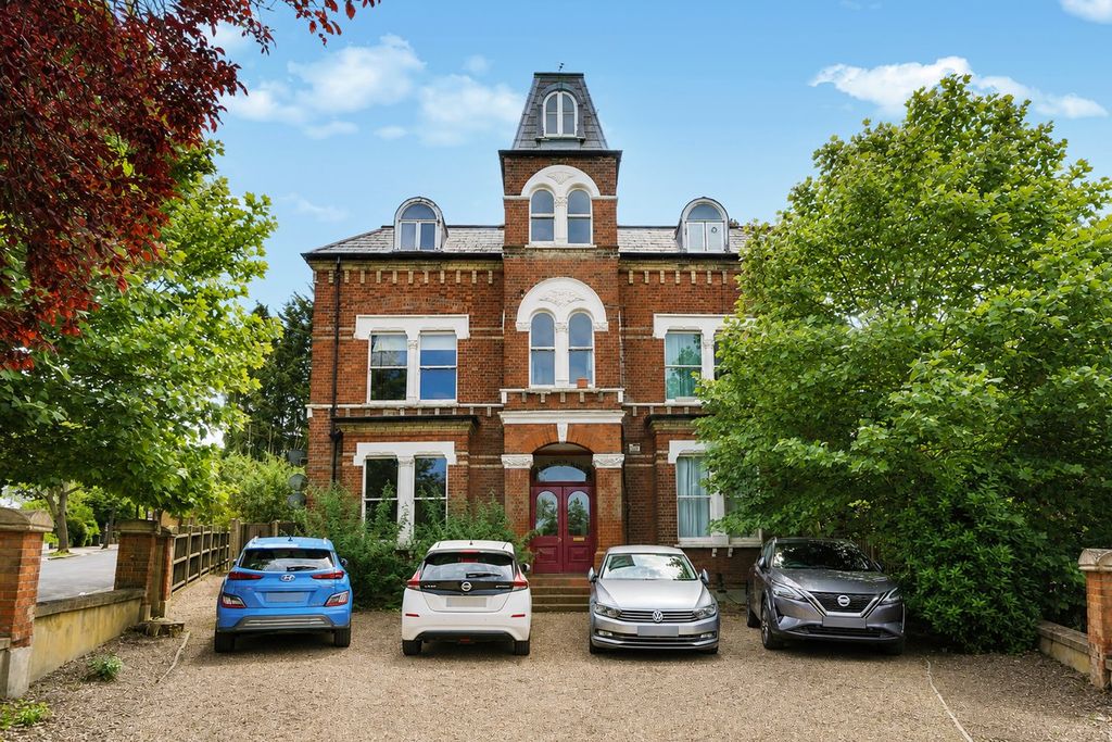 Property photo 1 of 12