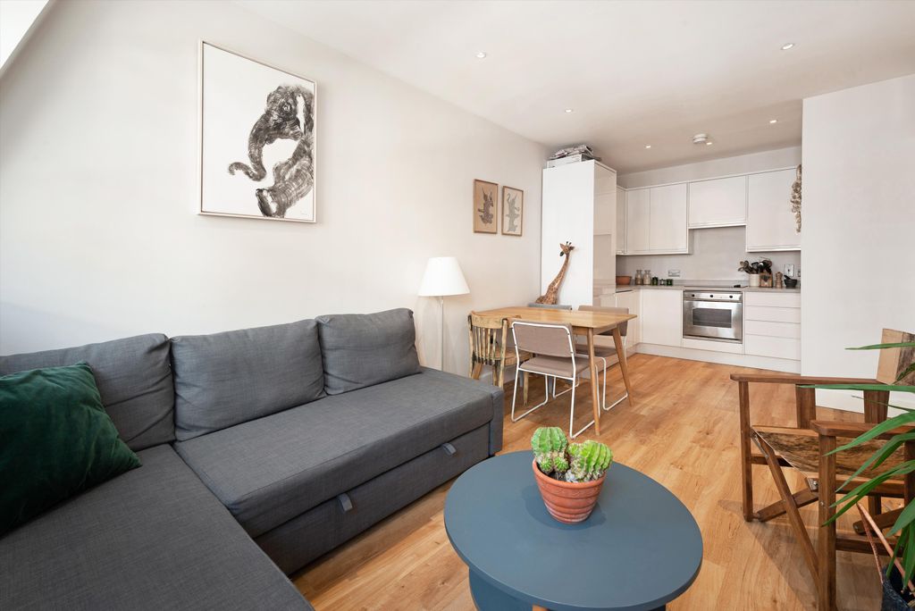 Property photo 2 of 8 Image