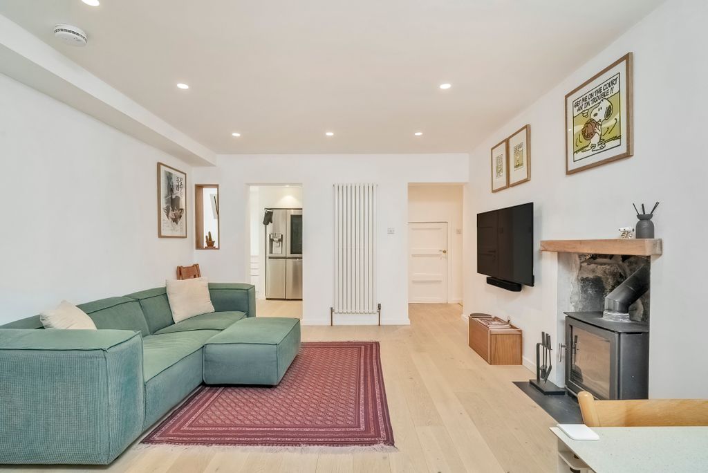 Property photo 2 of 18 Property Image 2