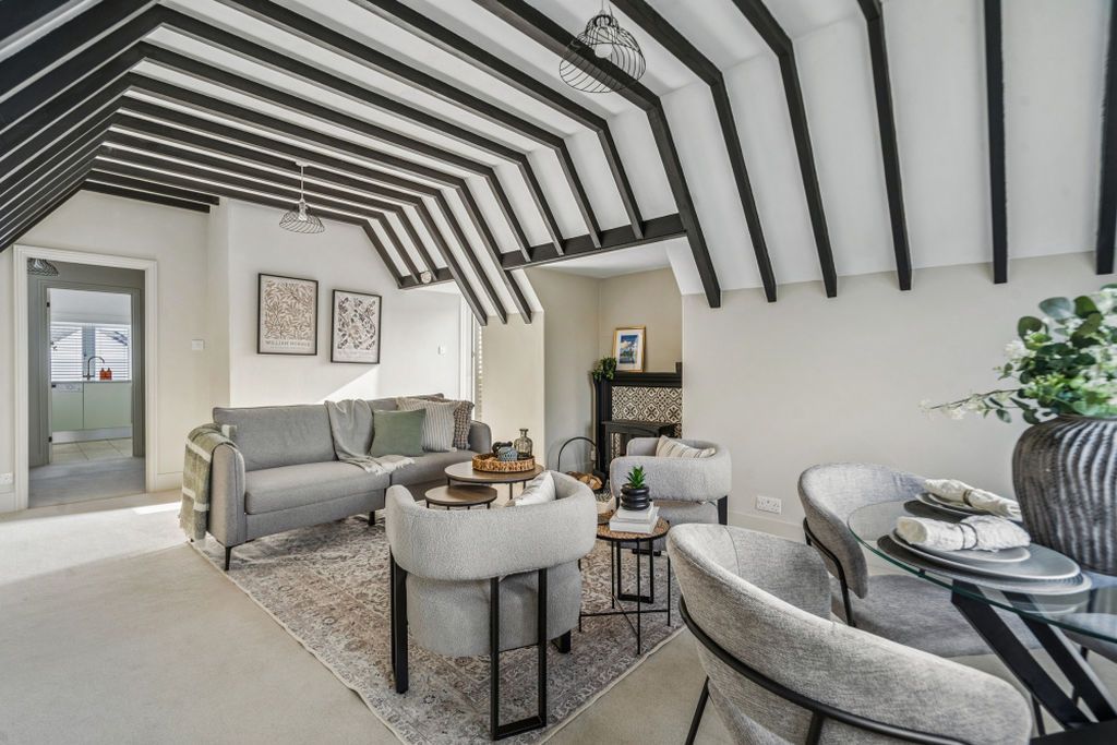 Property photo 3 of 18 Photo 16