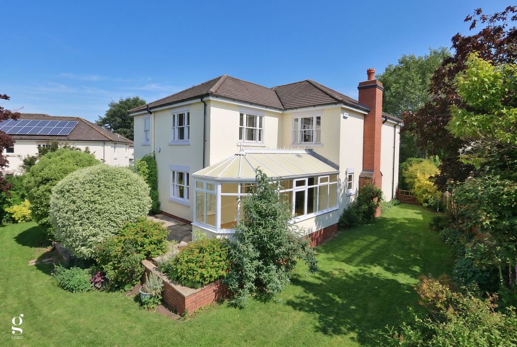 Property photo 2 of 47