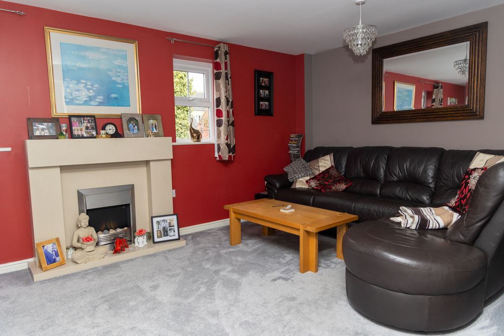 Property photo 3 of 24