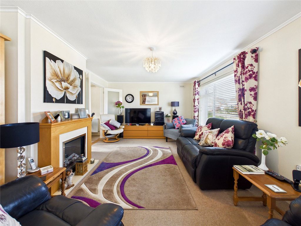 Property photo 2 of 17 Picture No. 33