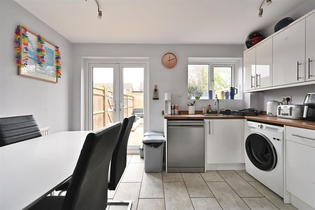 Property photo 3 of 21 50-Ashdown-Road-Tn401Sf (12).Jpg