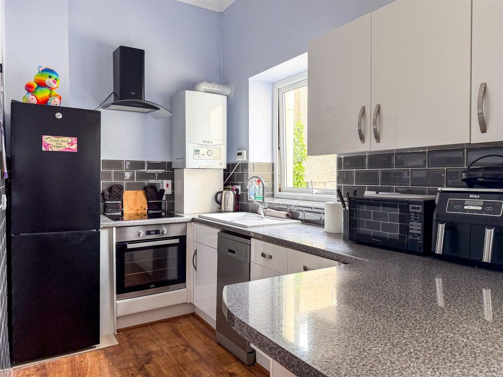 Property photo 3 of 15 Apt 1, 16 Derby Square (3).Jpg