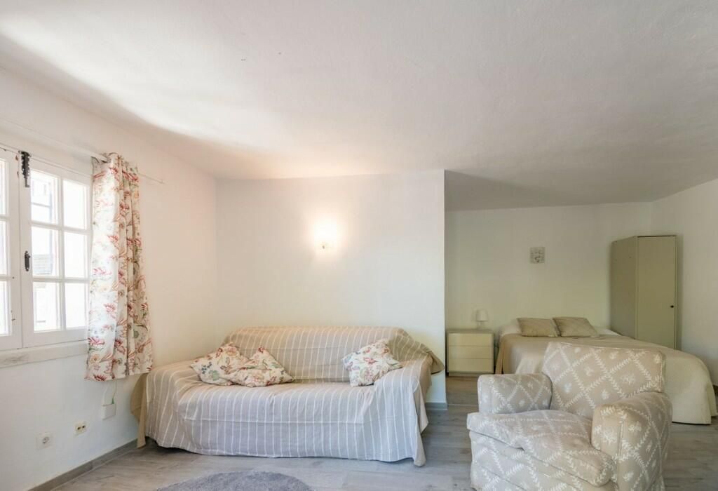 Property photo 3 of 3
