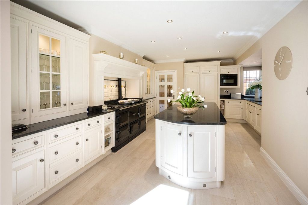 Property photo 3 of 22 Picture No. 12