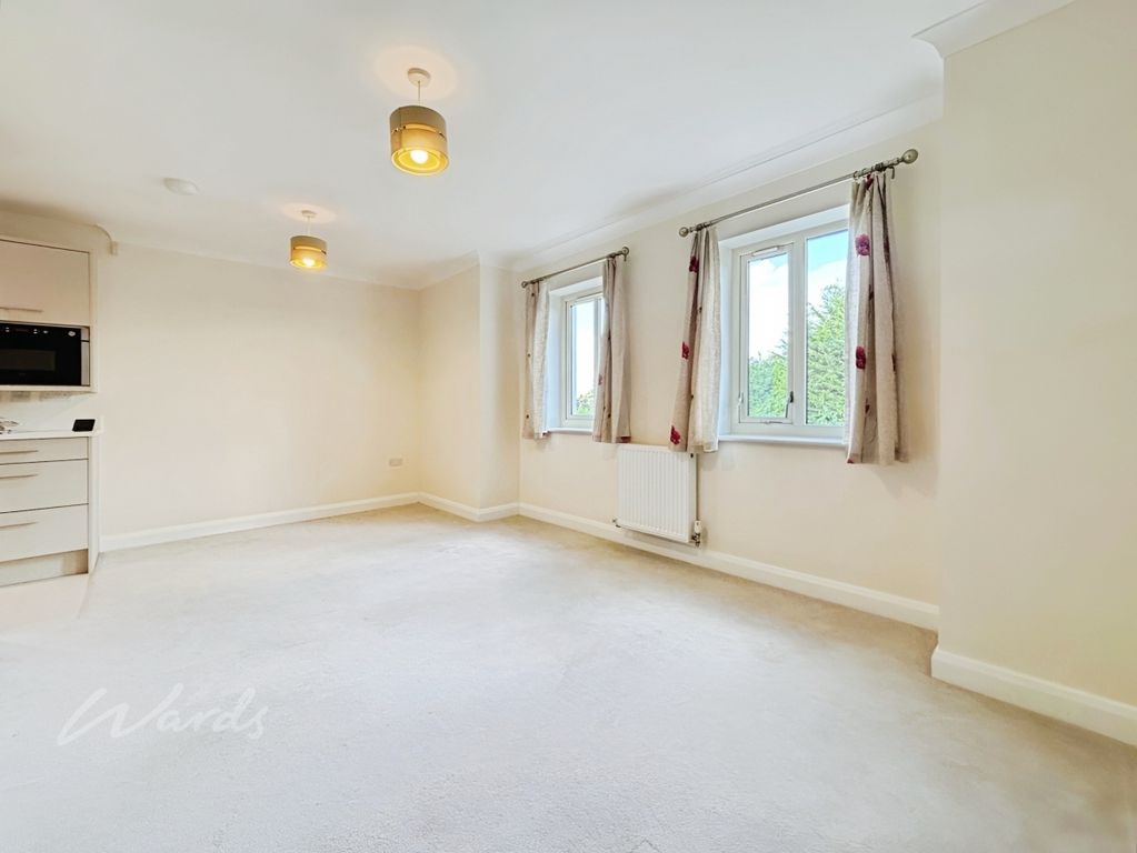 Property photo 3 of 10 Lounge