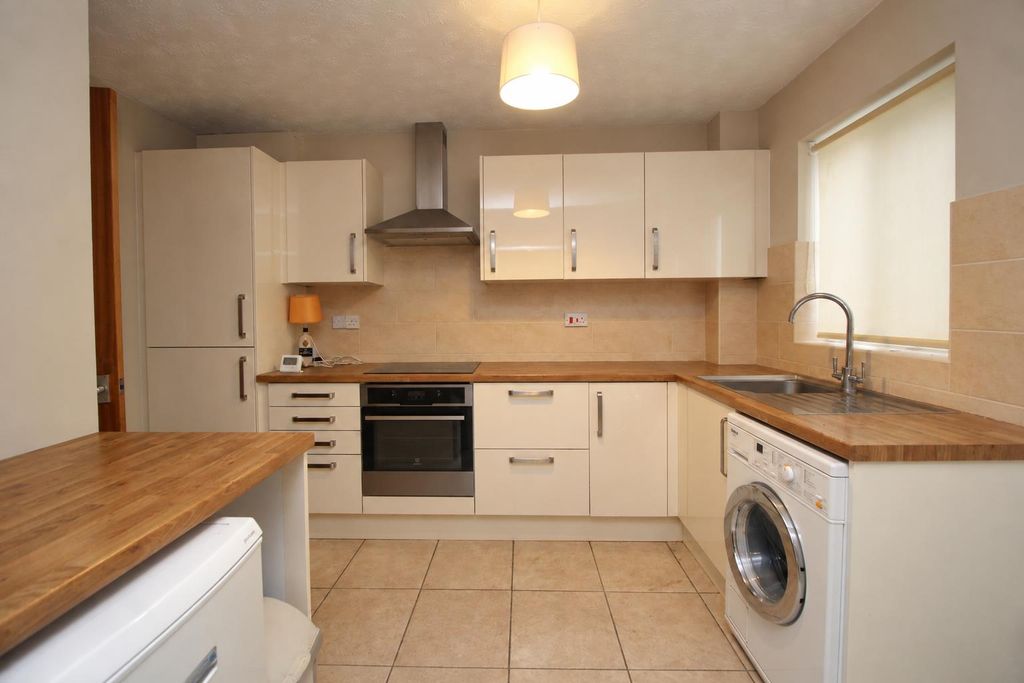 Property photo 2 of 12 Kitchen 1.Png