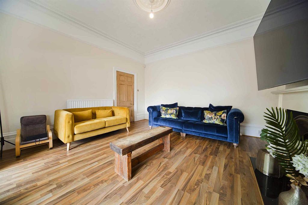 Property photo 3 of 36