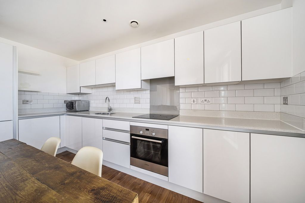 Property photo 2 of 18 Kitchen