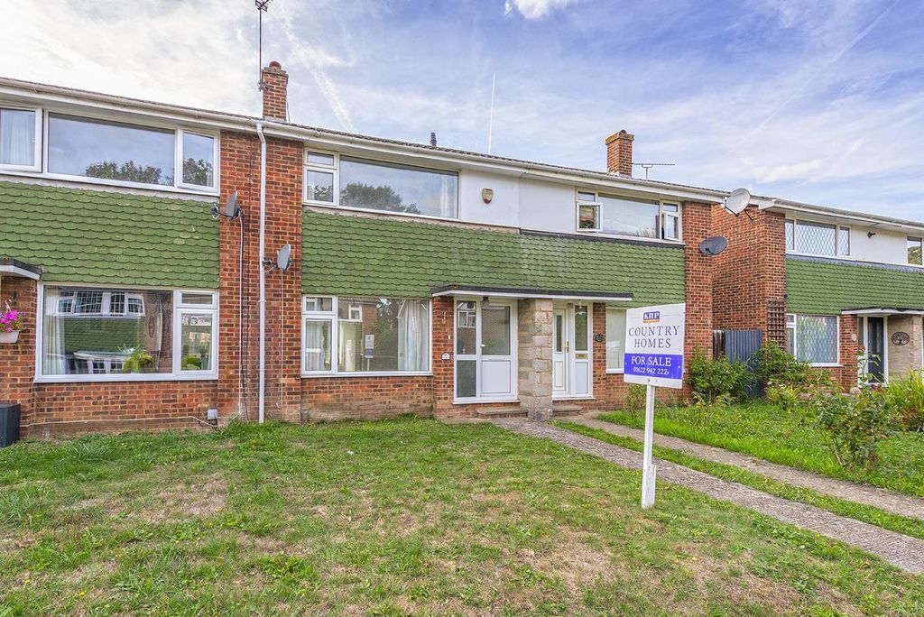 Property photo 1 of 14 111Newbury01.Jpg