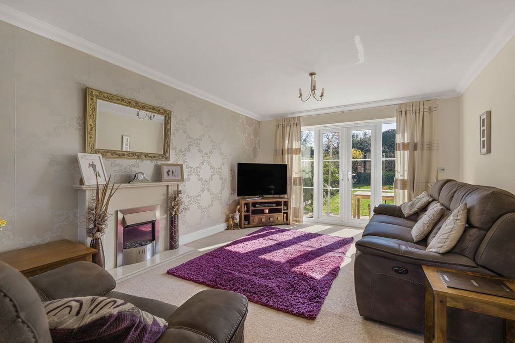 Property photo 2 of 17