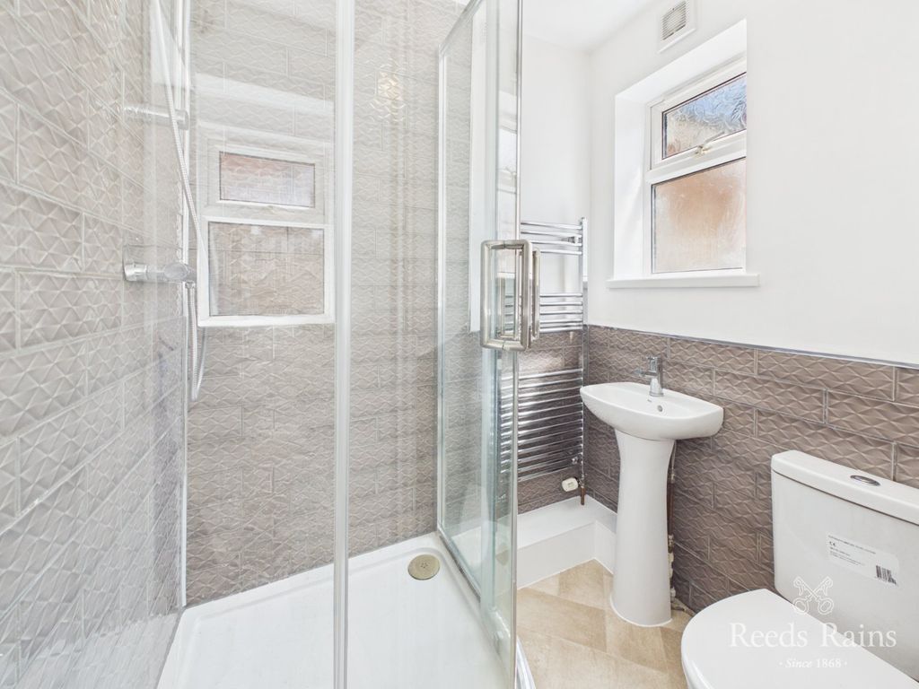 Property photo 2 of 16 Shower Room