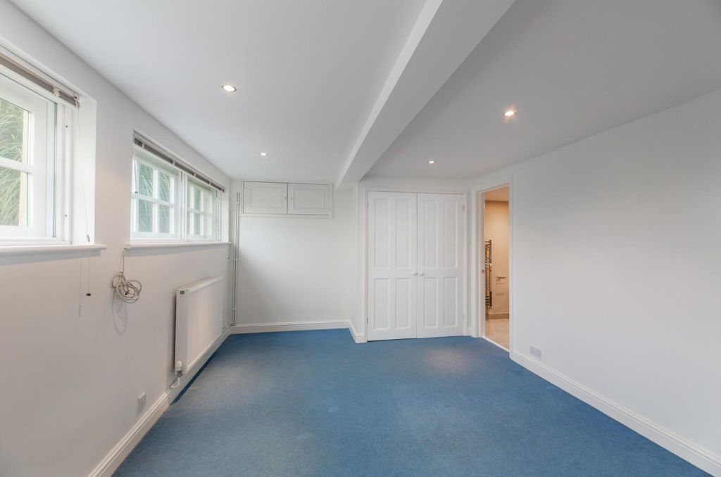 Property photo 3 of 22 Bedroom.Jpg