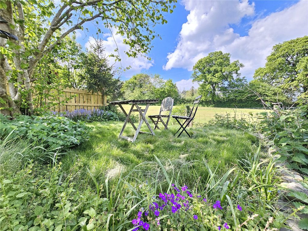 Property photo 2 of 27 Picture No. 33